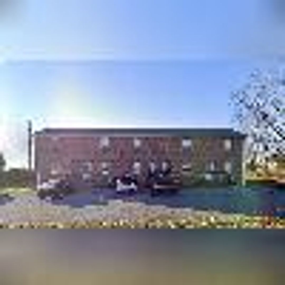 Building Photo - 540 W Stevens St