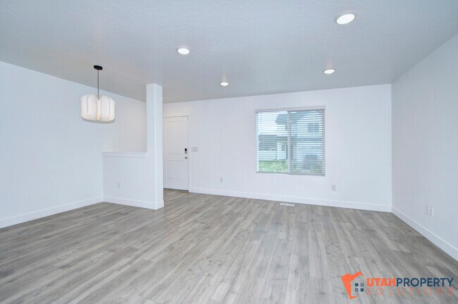 Building Photo - 763 N 3860 W