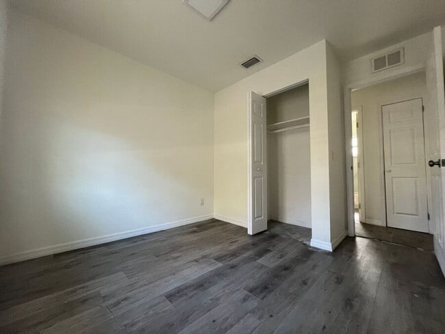 Building Photo - 626 W Crawford St