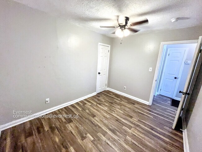 Building Photo - 3316 Browndell Dr