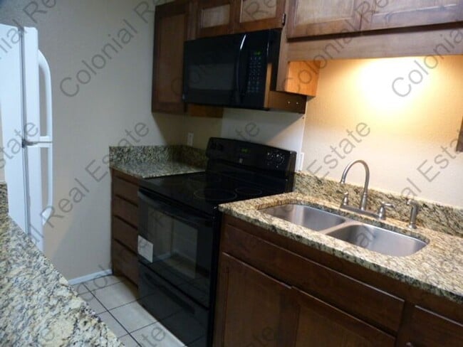 Building Photo - 1 bedroom 1 bathroom apartment for rent, granite, central heat and air, community laundry room on...