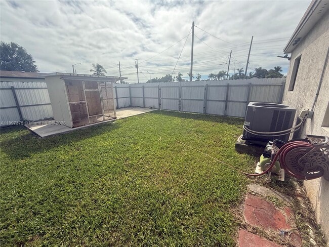 Building Photo - 10865 Gibson Dr