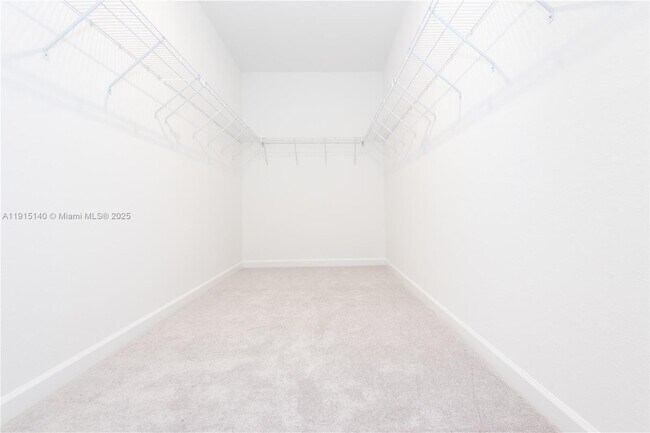 Building Photo - 2636 SE 8th Ct