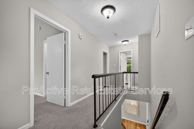 Building Photo - 1316 Llewellyn Ave