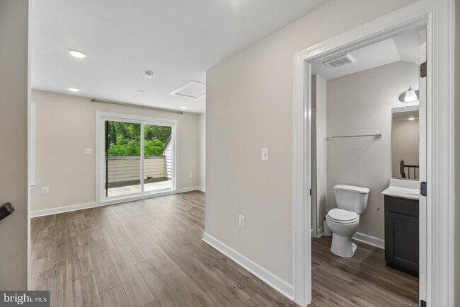 Building Photo - 7202 Mountaineer Dr