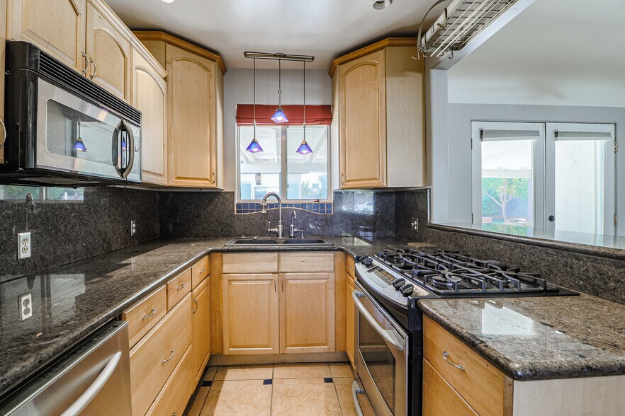Building Photo - 2801 N 25th St