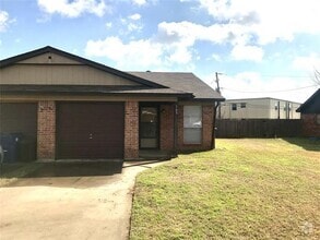 Building Photo - 703 Pleasant Manor Ave
