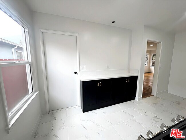 Building Photo - 2416 Boone Ave