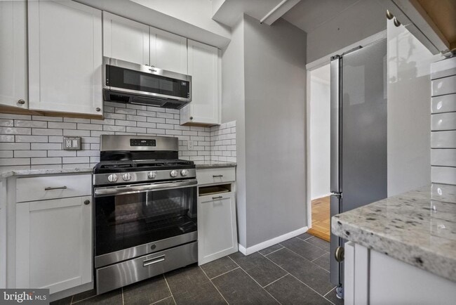 Building Photo - 1635 Ripon Pl