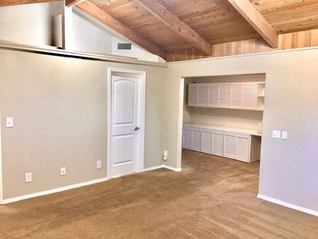 Building Photo - **AVAILABLE NOW**