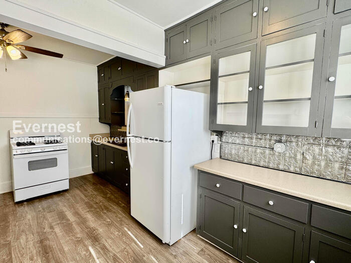 Building Photo - 1516 W Bowen Pl