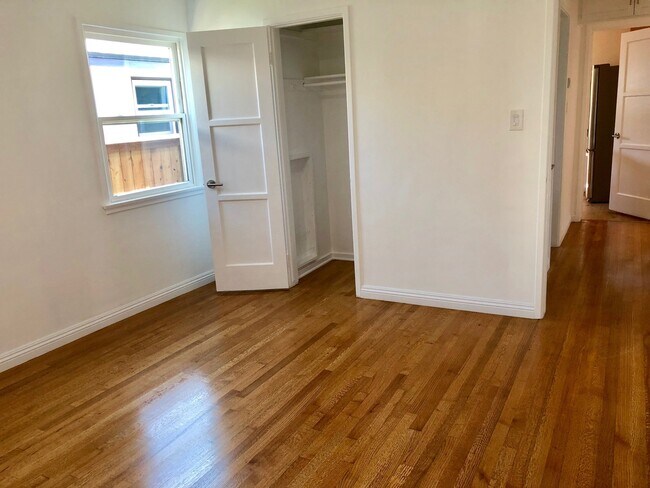 Building Photo - 1727 Franklin St