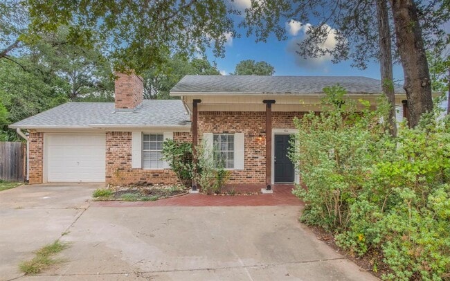 Primary Photo - 106 Grand Canyon Dr