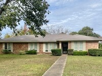 Building Photo - 31 Heatherwood Dr