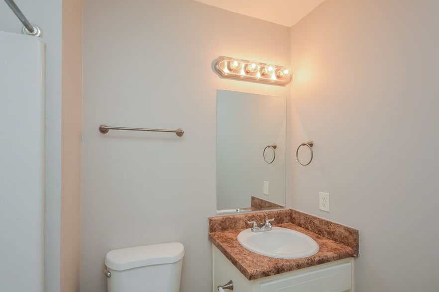 Building Photo - 1589 Cherry Hill Ln SW
