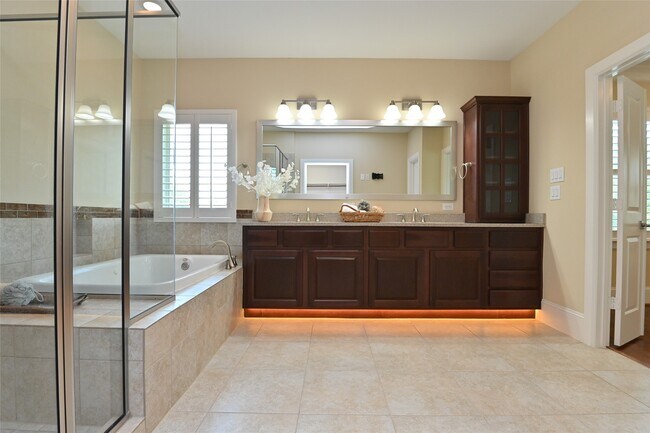 Building Photo - 11906 McNabb Ln