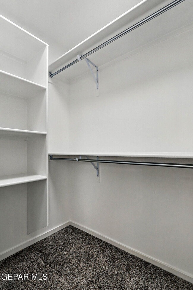 Building Photo - 941 Sandhurst Pl