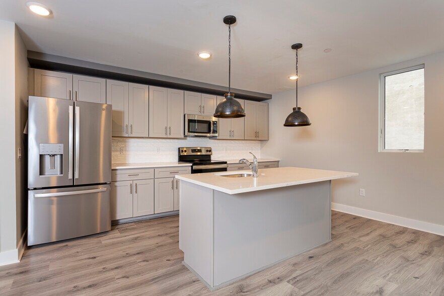 Building Photo - 200 South St