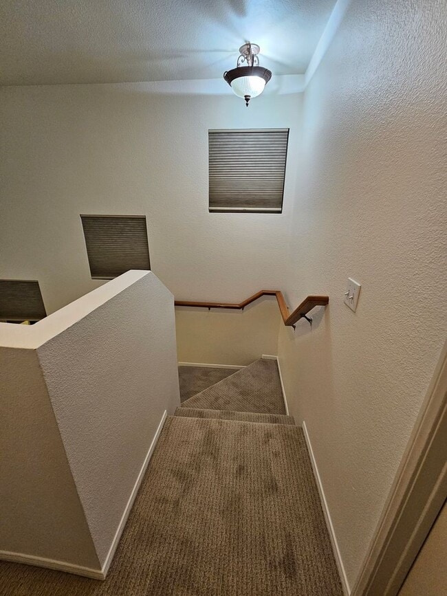 Building Photo - Gated Community~$2,595~ 2 Bed/2.5 Bath End Unit Townhome.
