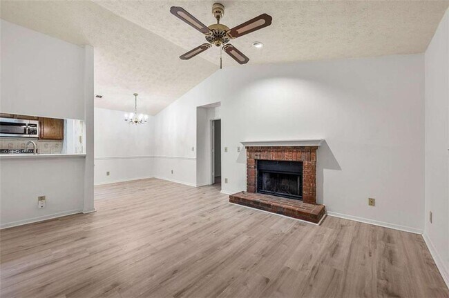Building Photo - 1306 McClelen Way