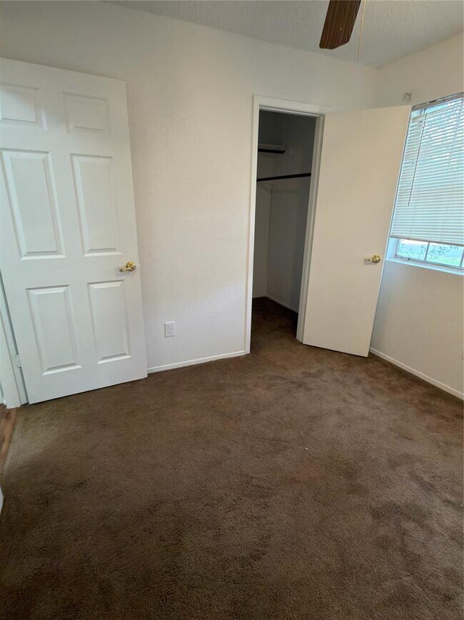 Building Photo - 5601 Porsche Ln