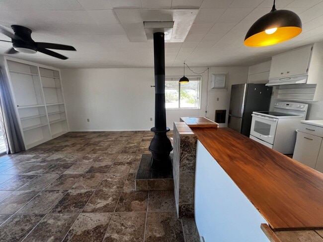 Building Photo - For Rent – Private Desert Retreat in Wonder Valley