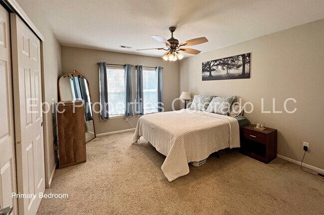 Building Photo - 12832 Mayfair Way
