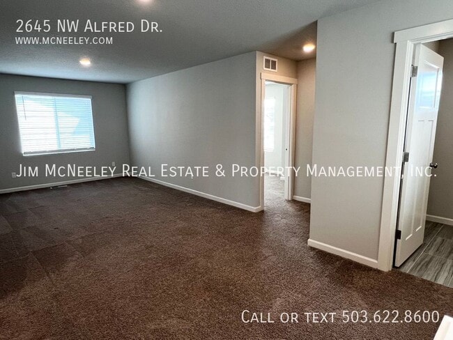 Building Photo - 2645 Alfred Dr