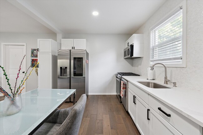 Building Photo - 1313 Gordon Ave