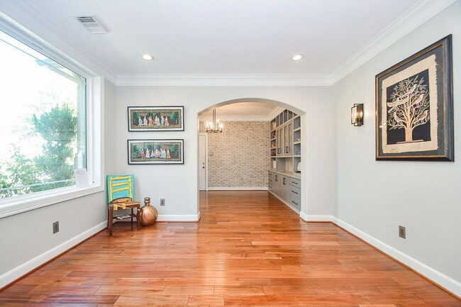 Building Photo - 7106 Habersham Ave