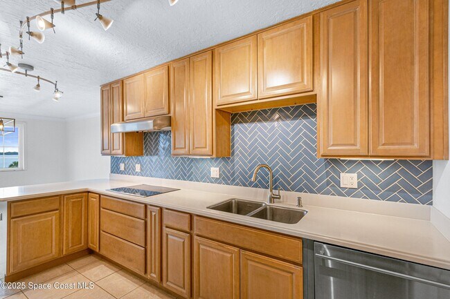 Building Photo - 115 Indian River Dr