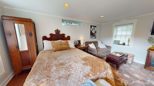 Building Photo - Sylvan Park Fully Furnished Home and Guest House-Shorter Term Leases Available!