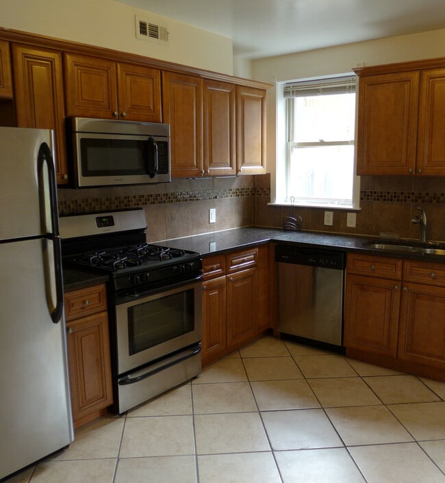 Building Photo - 43 E Henrietta St