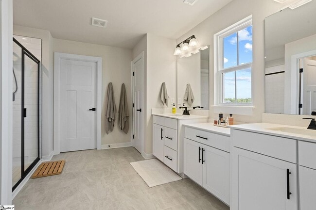 Building Photo - 680 Lady Fern Dr