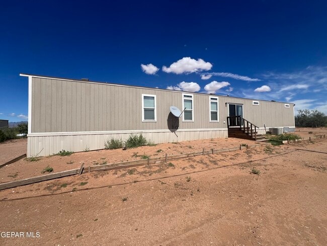 Building Photo - 284 E Wicker Rd
