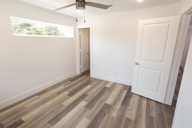 Building Photo - 3144 Wayside Ave