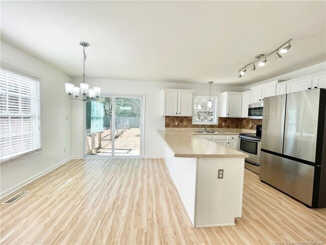 Building Photo - 332 Juno Dr