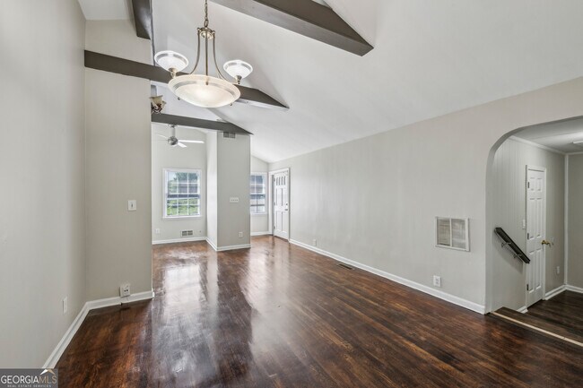 Building Photo - 2762 Dresden Dr NE