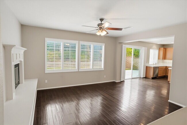 Building Photo - Spacious Alta Vista Valencia Home with Loft, Private Yard, and Community Amenities