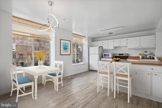 Building Photo - 642 15th St S