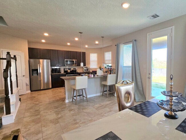 Building Photo - 25250 Laird Knoll St