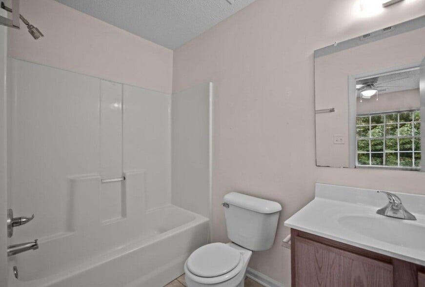 Building Photo - 968 W Pueblo Dr