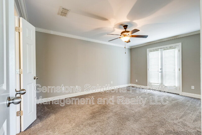 Building Photo - 301 Pennystone Cir