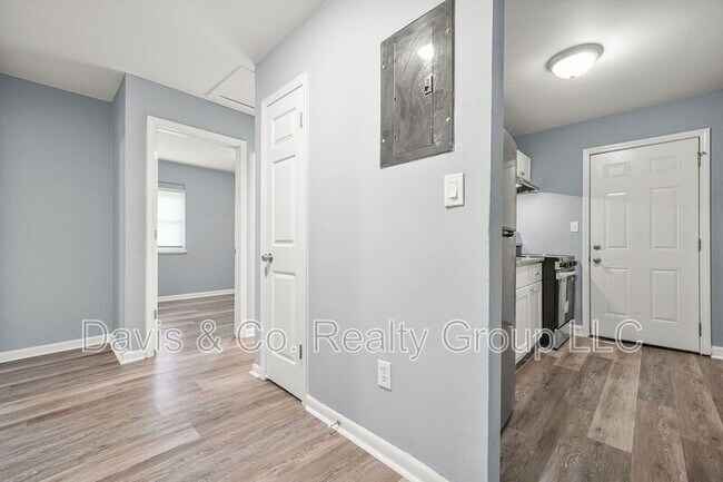 Building Photo - 1156 Hubbard St SW