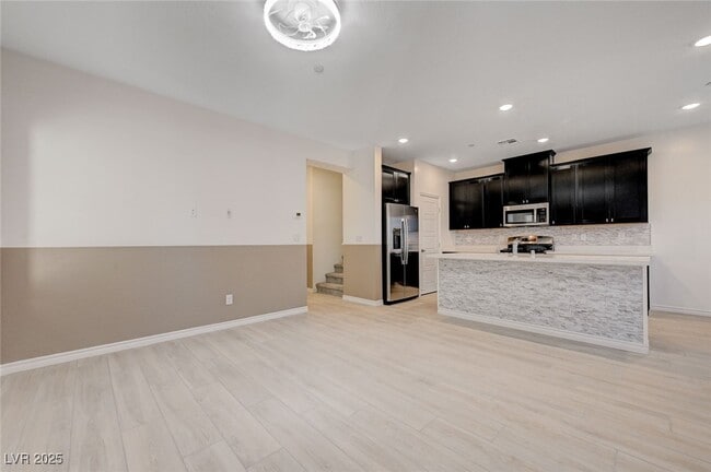 Building Photo - 600 Carriage Hill Dr