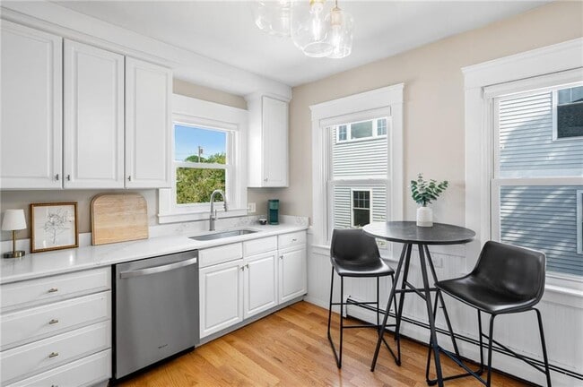 Building Photo - 83 Spring Ave