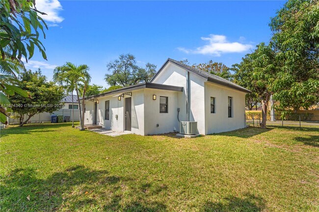Building Photo - 601 SW 1st St
