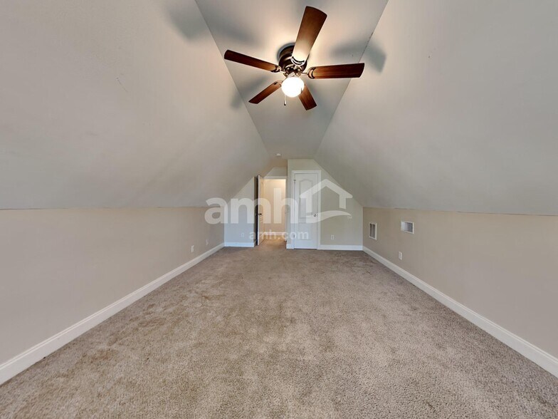 Building Photo - 415 Equinox Cir