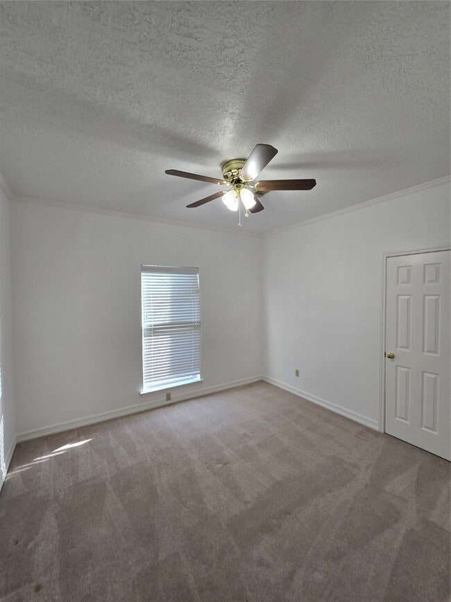 Building Photo - 11207 Iberia Dr