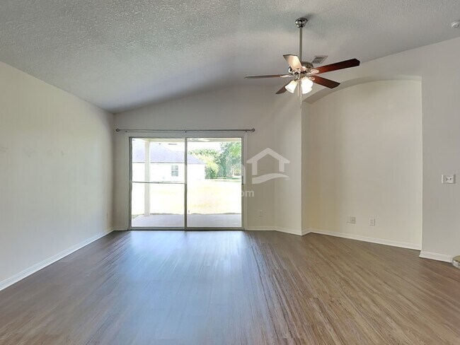 Building Photo - 3584 Shrewsbury Dr